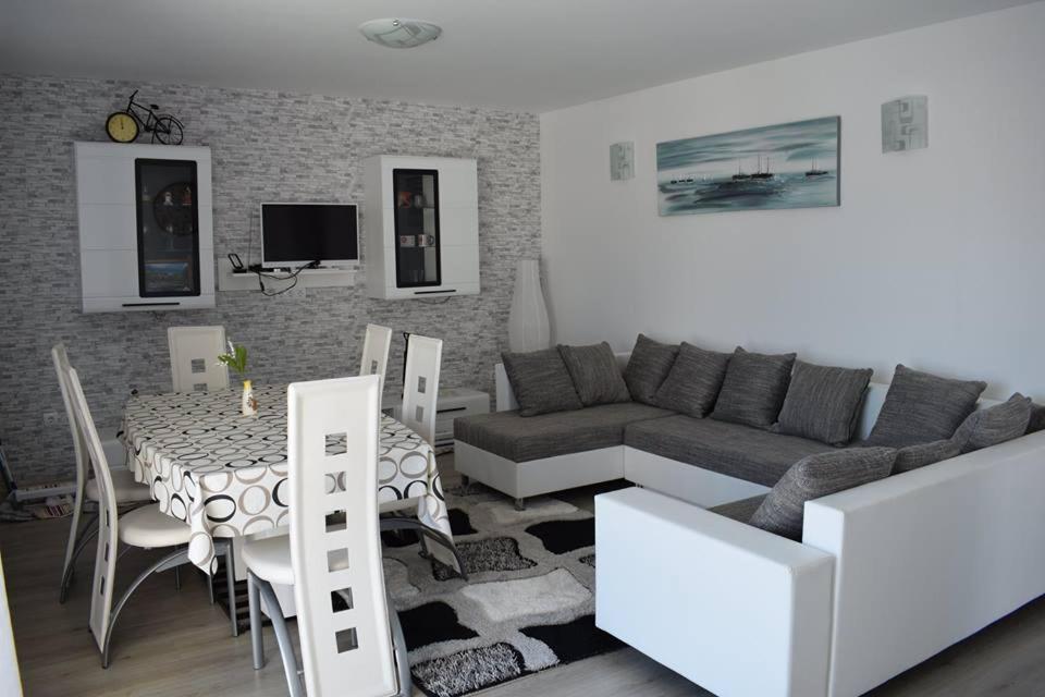 Apartmani Celjak パグ エクステリア 写真